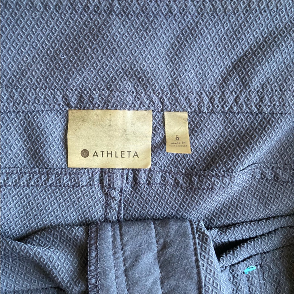 Athleta Clearwater Boardshorts, Size 6 - Picture 4 of 7